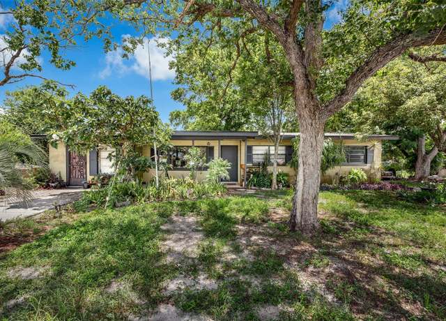 Property at 905 Flewelling Ave, Ocoee, FL 34761, 4 beds, 2 baths