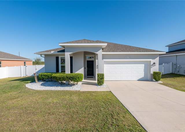 Property at 13233 Lake Yale View Loop, Grand Island, FL 32735, 3 beds, 2 baths