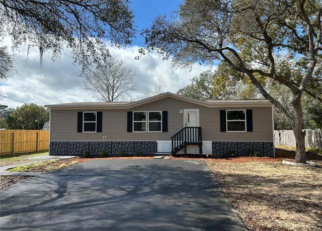 Property at 34517 Laralack Ave, Leesburg, FL 34788, 3 beds, 2 baths