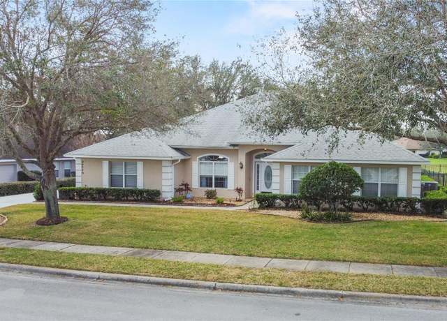 Property at 24548 Calusa Blvd, Eustis, FL 32736, 4 beds, 3 baths