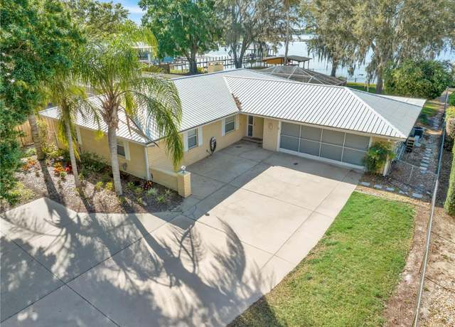 Property at 10900 SE Timucuan Rd, Summerfield, FL 34491, 3 beds, 2 baths
