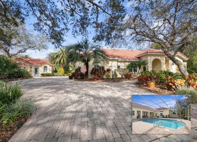 Property at 8 Roma Ct, Palm Coast, FL 32137, 4 beds, 3.5 baths