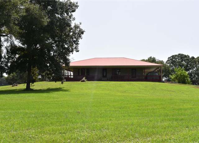 Property at 2658 NE 353 Hwy, Old Town, FL 32680, 3 beds, 2.5 baths