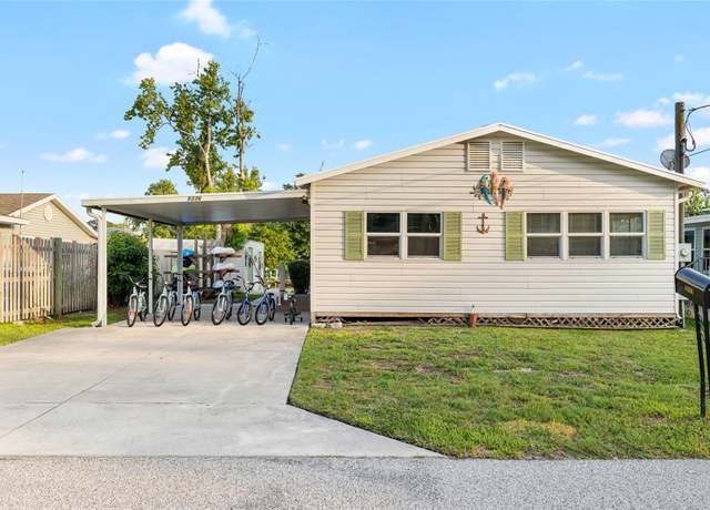Property at 5336 Circle Dr, Weeki Wachee, FL 34607, 2 beds, 2 baths