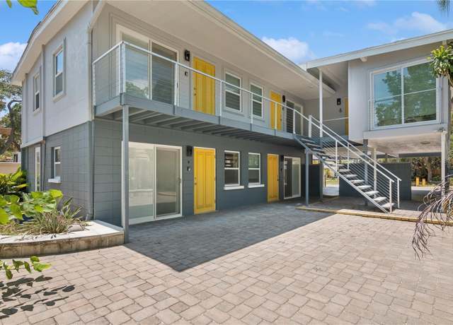Property at 1236 13th St, Sarasota, FL 34236, 6 beds, 6 baths