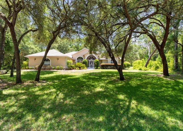 Property at 952 E Whitecloud Ln, Hernando, FL 34442, 3 beds, 2.5 baths