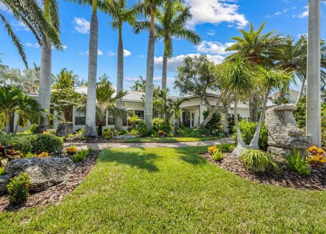 Property at 513 Bayview Pl, Anna Maria, FL 34216, 4 beds, 5 baths