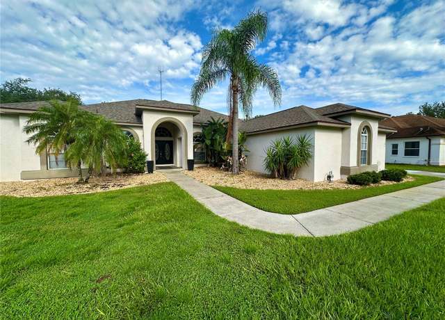 Property at 12384 Creek Edge Dr, Riverview, FL 33579, 4 beds, 3 baths