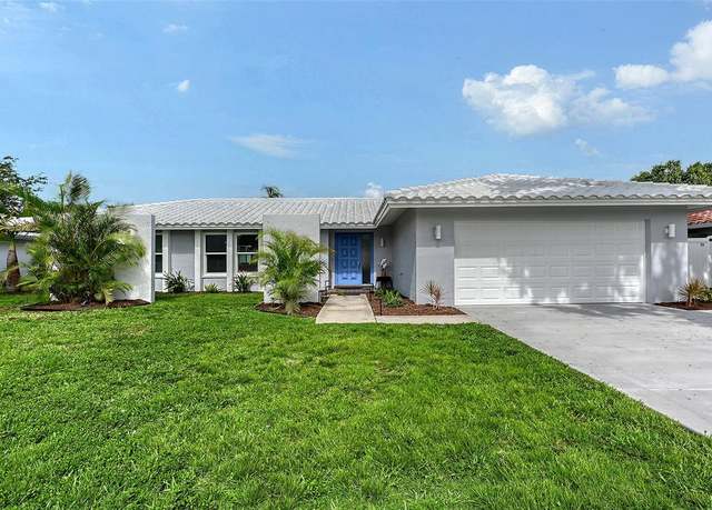 Property at 2852 Captiva Dr, Sarasota, FL 34231, 3 beds, 2 baths