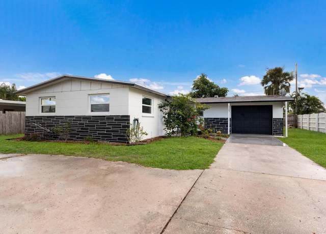 Property at 5303 40th Ave W, Bradenton, FL 34209, 2 beds, 2 baths