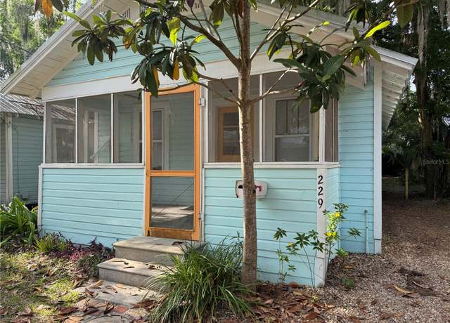 Property at 229 NW 4th Pl, Gainesville, FL 32601, 2 beds, 1 bath