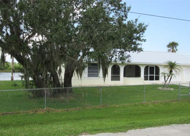 Property at 9986 SW Riverview Cir, Arcadia, FL 34269, 2 beds, 2 baths