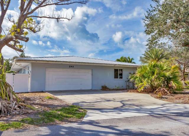 Property at 295 North Dr, Englewood, FL 34223, 3 beds, 2.5 baths