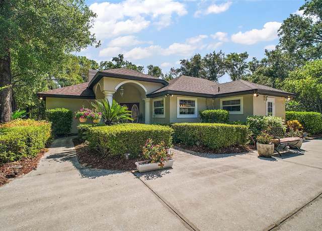 Property at 35350 County Road 439, Eustis, FL 32726, 3 beds, 2.5 baths