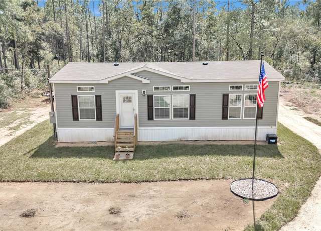 Property at 15450 NE 17th Pl, Williston, FL 32696, 3 beds, 2 baths