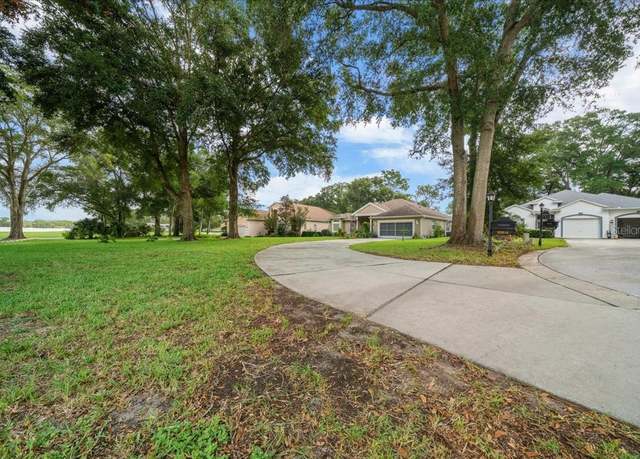 Property at 10614 SW 71st Cir, Ocala, FL 34476, 3 beds, 2 baths