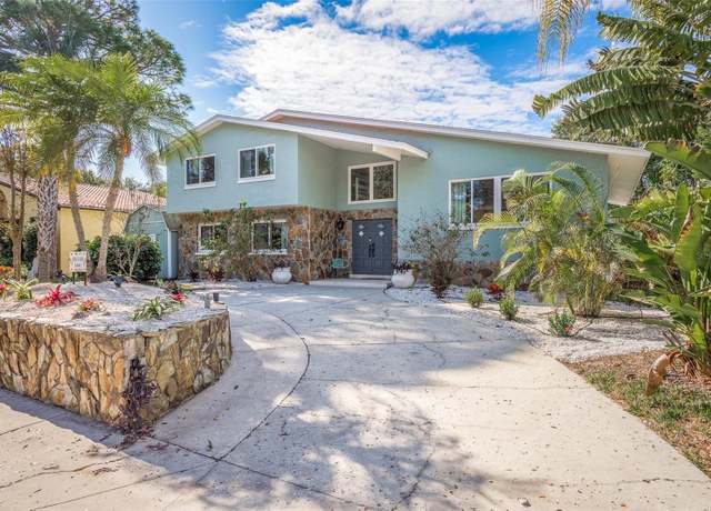 Property at 8240 144th Ln, Seminole, FL 33776, 6 beds, 3 baths