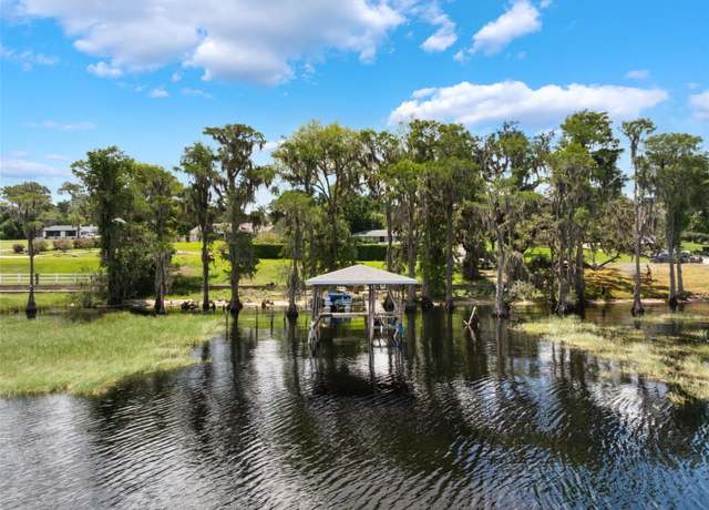 Property at 12130 Lakeshore Dr, Clermont, FL 34711, 2 beds, 3 baths