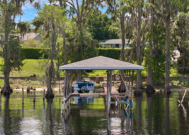 Property at 12130 Lakeshore Dr, Clermont, FL 34711, 2 beds, 3 baths