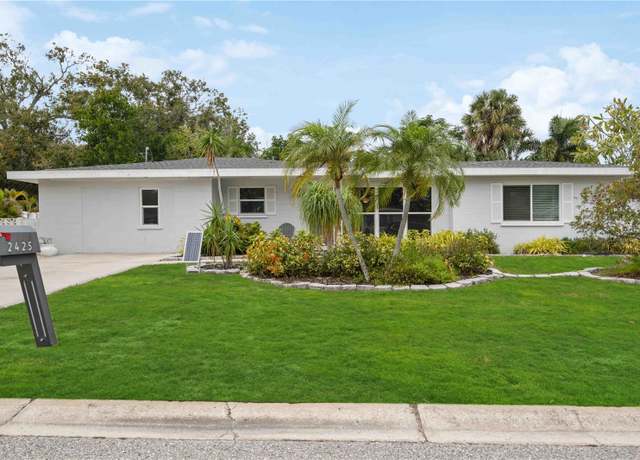 Property at 2425 Clematis St, Sarasota, FL 34239, 3 beds, 2 baths
