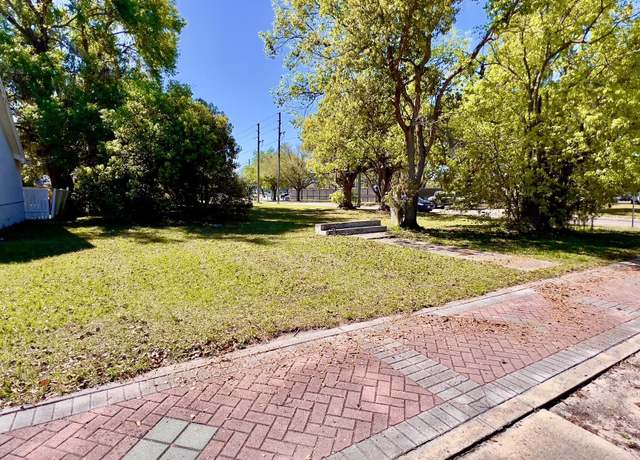 Property at 38214 5th Ave, Zephyrhills, FL 33542