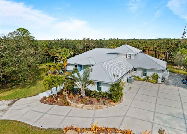 Property at 700 N River Rd, Venice, FL 34293, 4 beds, 3.5 baths