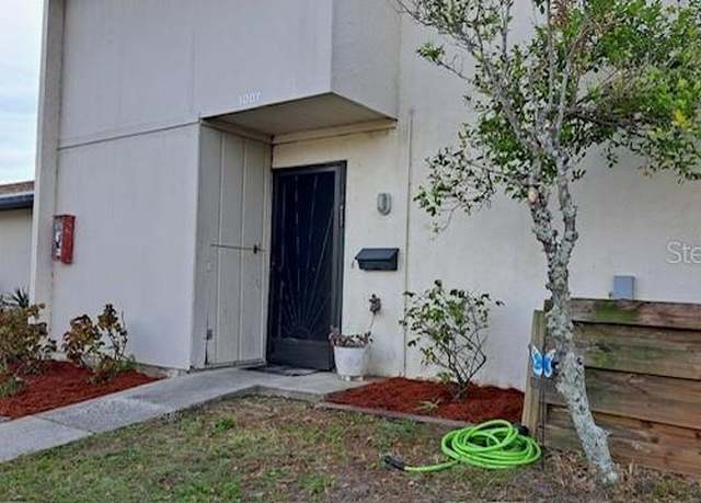 Property at 1007 Longfellow Cir, Sarasota, FL 34243, 3 beds, 2.5 baths