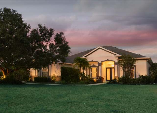 Property at 8121 Snowy Egret Pl, Bradenton, FL 34202, 5 beds, 3 baths