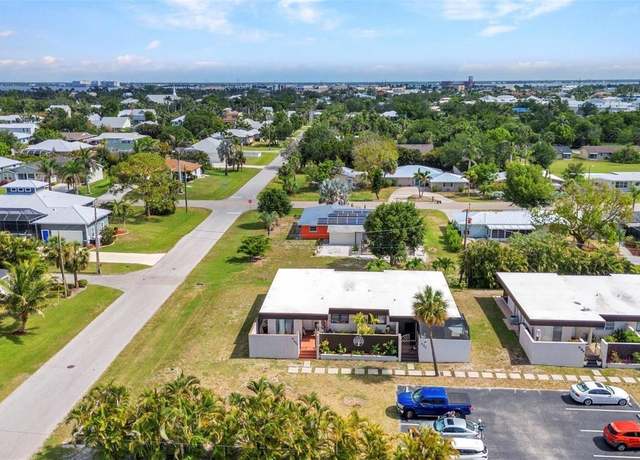Property at 232 W Henry St, Punta Gorda, FL 33950, 2 beds, 1 bath