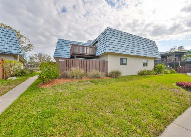 Property at 14505 Catalina Cir, Seminole, FL 33776, 2 beds, 2 baths