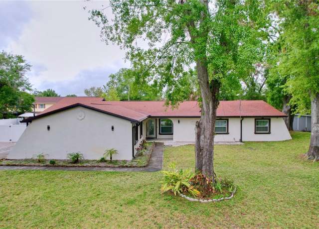 Property at 7609 Barry Rd, Tampa, FL 33615, 5 beds, 2.5 baths