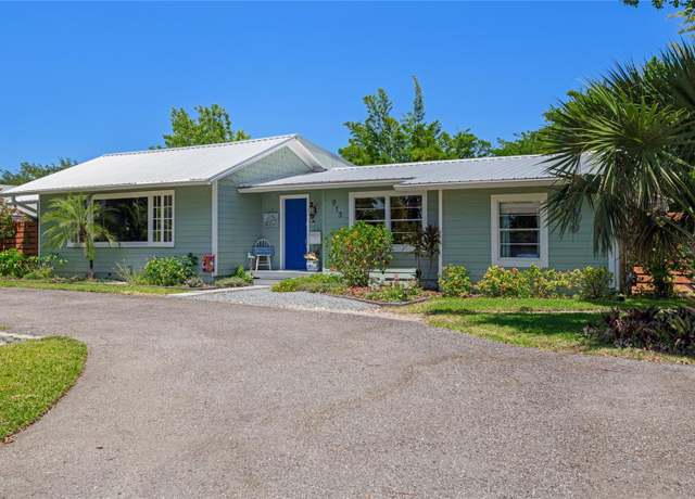 Property at 913 Palmetto St, New Smyrna Beach, FL 32168, 3 beds, 3 baths