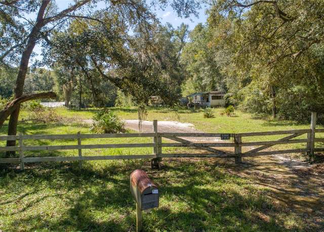 Property at 104 NE 304th Ave, Old Town, FL 32680, 1 bed, 1 bath