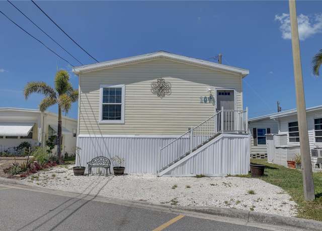 Property at 104 1st Ave, Venice, FL 34285, 2 beds, 2 baths