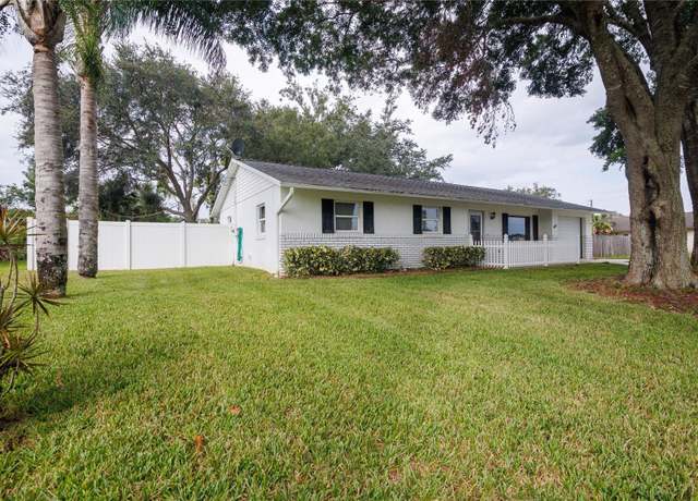 Property at 2212 Silver Palm Dr, Edgewater, FL 32141, 3 beds, 2 baths