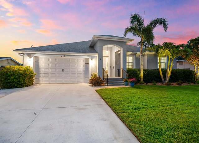 Property at 6121 33rd Ave N, St Petersburg, FL 33710, 3 beds, 2 baths