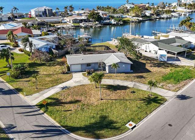 Property at 806 Arlington Rd, Palmetto, FL 34221, 2 beds, 2 baths