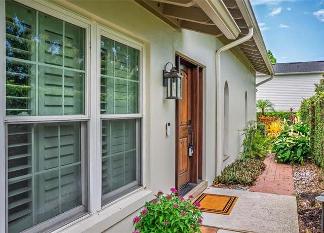 Property at 830 Oak St, Orlando, FL 32804, 3 beds, 3 baths