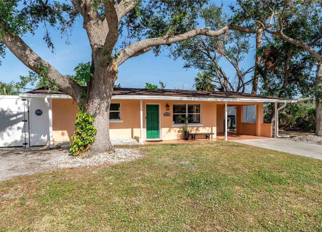 Property at 1841 Buccaneer Dr, Sarasota, FL 34231, 3 beds, 3 baths