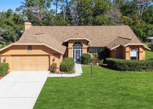 Property at 18 Douglas St, Homosassa, FL 34446, 3 beds, 2.5 baths