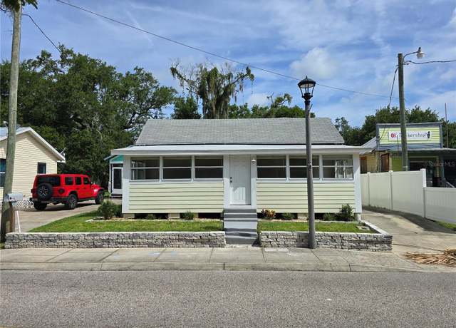 Property at 541 Washington St, New Smyrna Beach, FL 32168, 2 beds, 2 baths