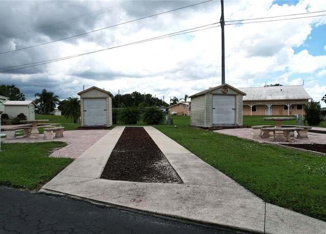 Property at 2969 Fairway Dr #32, Bowling Green, FL 33834