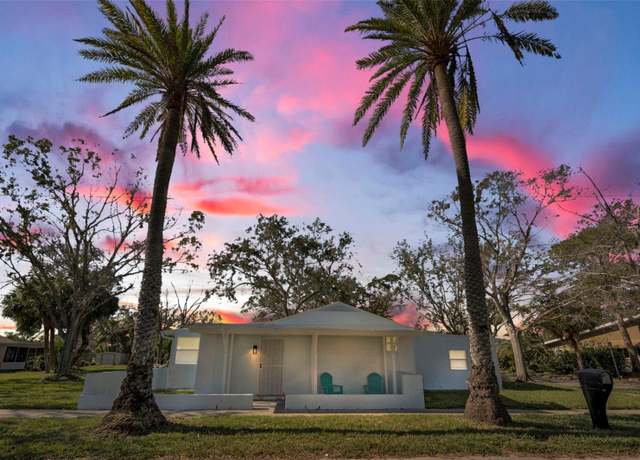 Property at 402 Pineapple St, Tarpon Springs, FL 34689, 3 beds, 2 baths