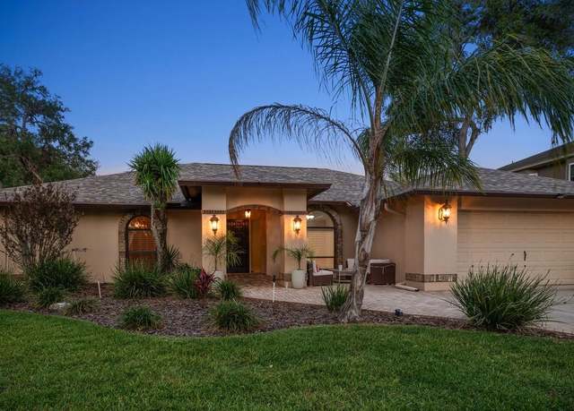 Property at 1105 Deer Run Pl, Valrico, FL 33594, 5 beds, 3 baths
