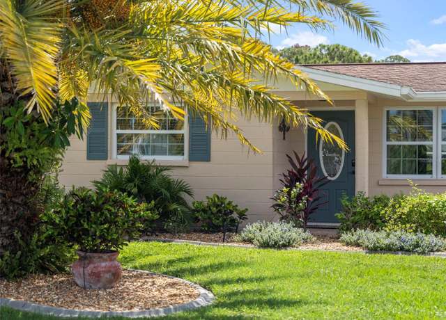 Property at 1191 Manor Rd, Englewood, FL 34223, 2 beds, 2 baths