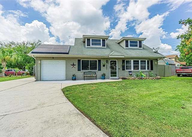Property at 9201 86th Ave, Seminole, FL 33777, 4 beds, 2 baths