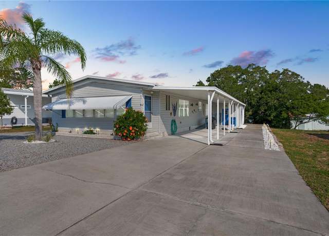 Property at 9183 Salisbury Dr, Brooksville, FL 34613, 3 beds, 2 baths