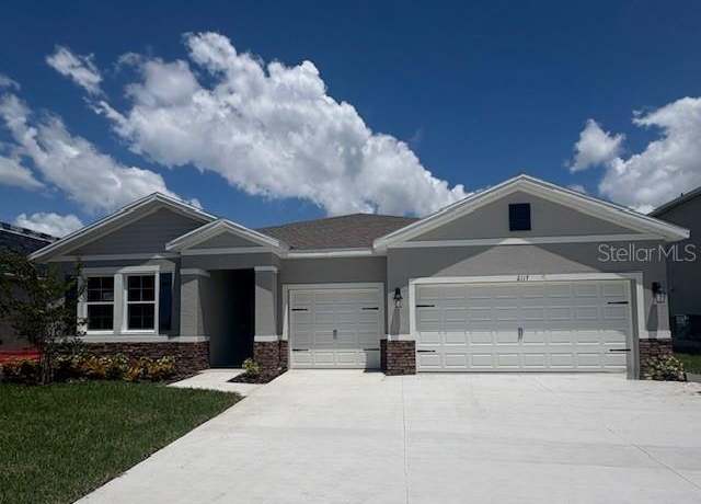 Property at 2117 Greenwood Oak Dr, Ocoee, FL 34761, 4 beds, 3.5 baths
