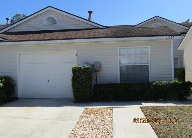 Property at 21537 Clubside Loop, Lutz, FL 33549, 3 beds, 2 baths