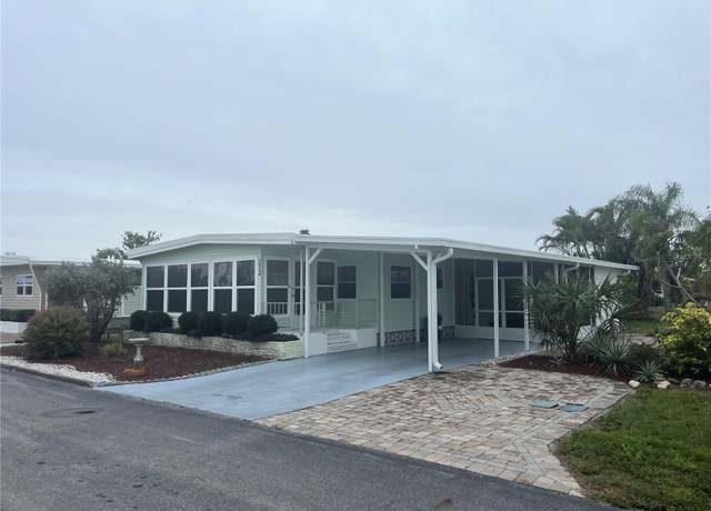 Property at 524 S Cervina Dr, Venice, FL 34285, 2 beds, 2 baths